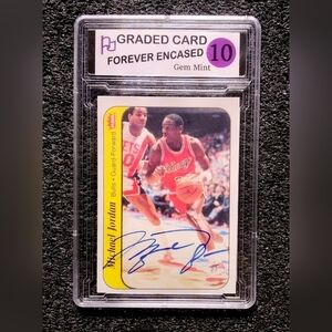 Michael Jordan Autograph Basketball Rookie Card. Graded 10 Gem Mint Condition